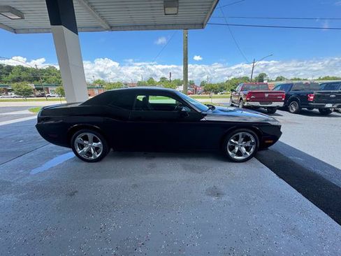 Used 2014 Dodge Challenger R/T w/ Electronics Convenience Group RWD image 4