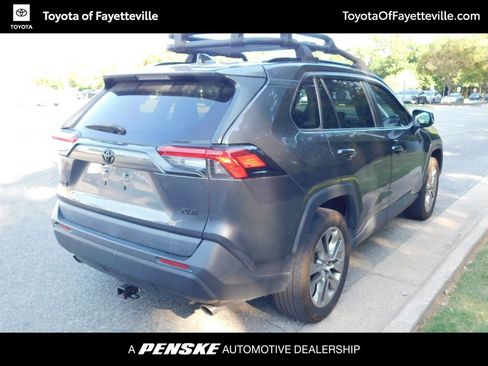Used 2020 Toyota RAV4 XLE Premium FWD image 4