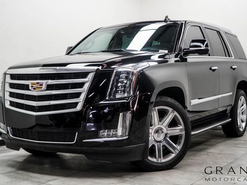Used 2019 Cadillac Escalade Luxury image 1