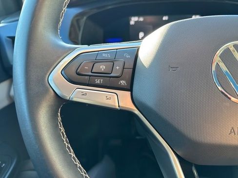 Certified 2022 Volkswagen Taos SE w/ Panoramic Sunroof Package image 20