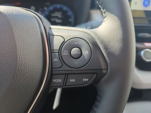 Used 2026 Toyota Corolla SE w/ SE Premium Package image 24