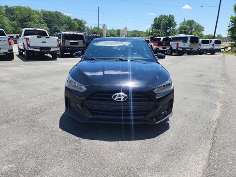 Used 2019 Hyundai Veloster 2.0 Premium image 9