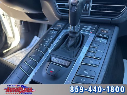 Used 2020 Porsche Macan image 37
