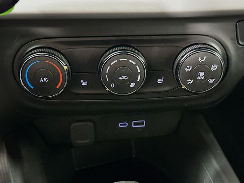 Used 2024 Chevrolet Trax RS w/ Driver Confidence Package image 23