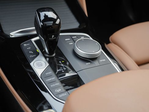 Certified 2025 BMW X4 xDrive30i image 26