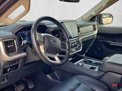 Used 2024 Ford Expedition Max XLT image 10