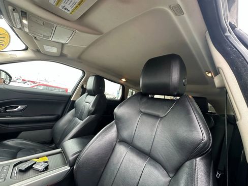 Used 2016 Land Rover Range Rover Evoque SE image 15