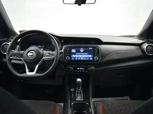 Used 2023 Nissan Kicks SR image 19
