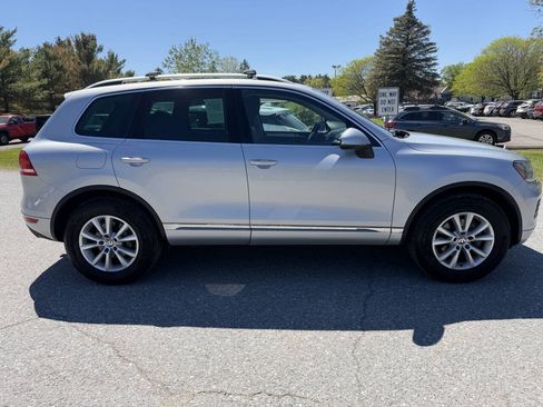 Used 2013 Volkswagen Touareg Sport AWD/4WD image 6