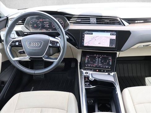 Used 2024 Audi Q8 e-tron Premium Plus w/ Premium Plus Package AWD/4WD image 23