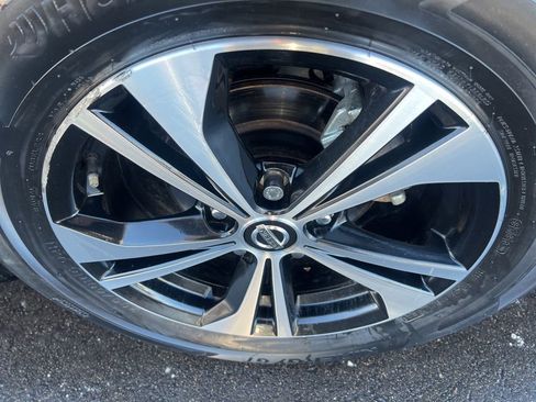 Certified 2022 Nissan Sentra SV image 40