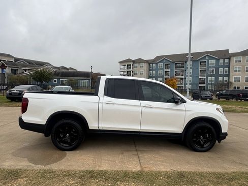 Certified 2021 Honda Ridgeline Black Edition image 9