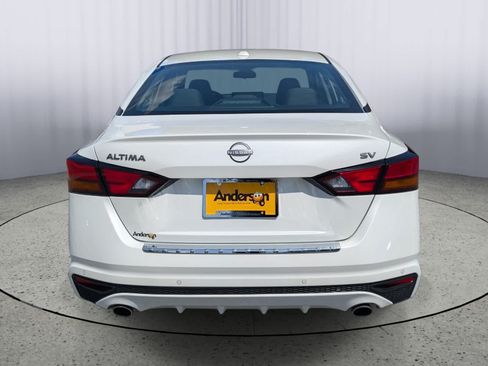 Used 2023 Nissan Altima 2.5 SV w/ SV Premium Package FWD image 4