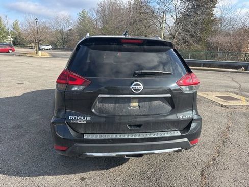 Used 2018 Nissan Rogue SL w/ Premium Package image 4