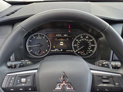 New 2026 Mitsubishi Outlander ES FWD image 17