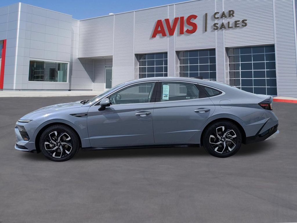 Used 2025 Hyundai Sonata SEL FWD image 10