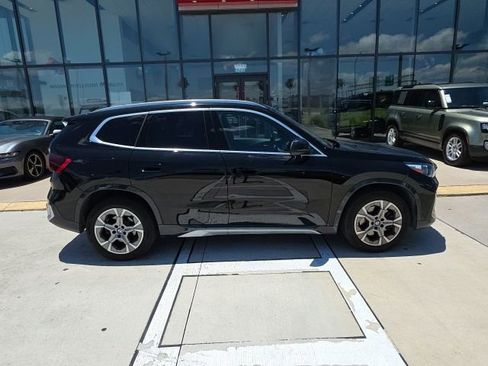Used 2025 BMW X1 xDrive28i AWD/4WD image 3