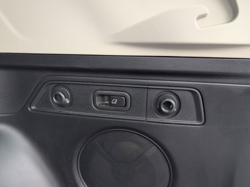 Used 2022 Subaru Forester Limited image 11