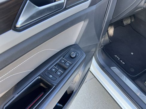 Certified 2023 Volkswagen Atlas SE w/ Panoramic Sunroof Package image 14