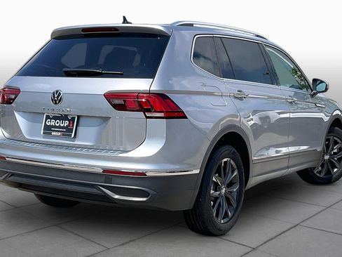 Used 2024 Volkswagen Tiguan SE FWD image 12
