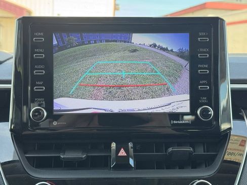 Used 2021 Toyota Corolla LE FWD image 22