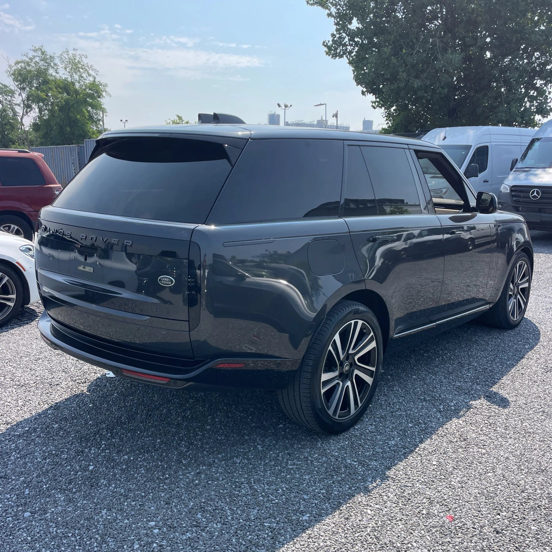 Used 2023 Land Rover Range Rover SE AWD/4WD image 4