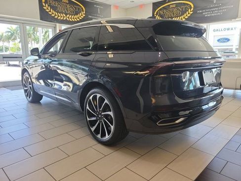 Certified 2024 Lincoln Nautilus Black Label AWD/4WD image 4