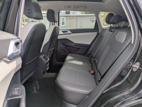 New 2026 Volkswagen Taos SE image 16