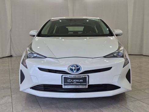 Used 2016 Toyota Prius Two FWD image 3