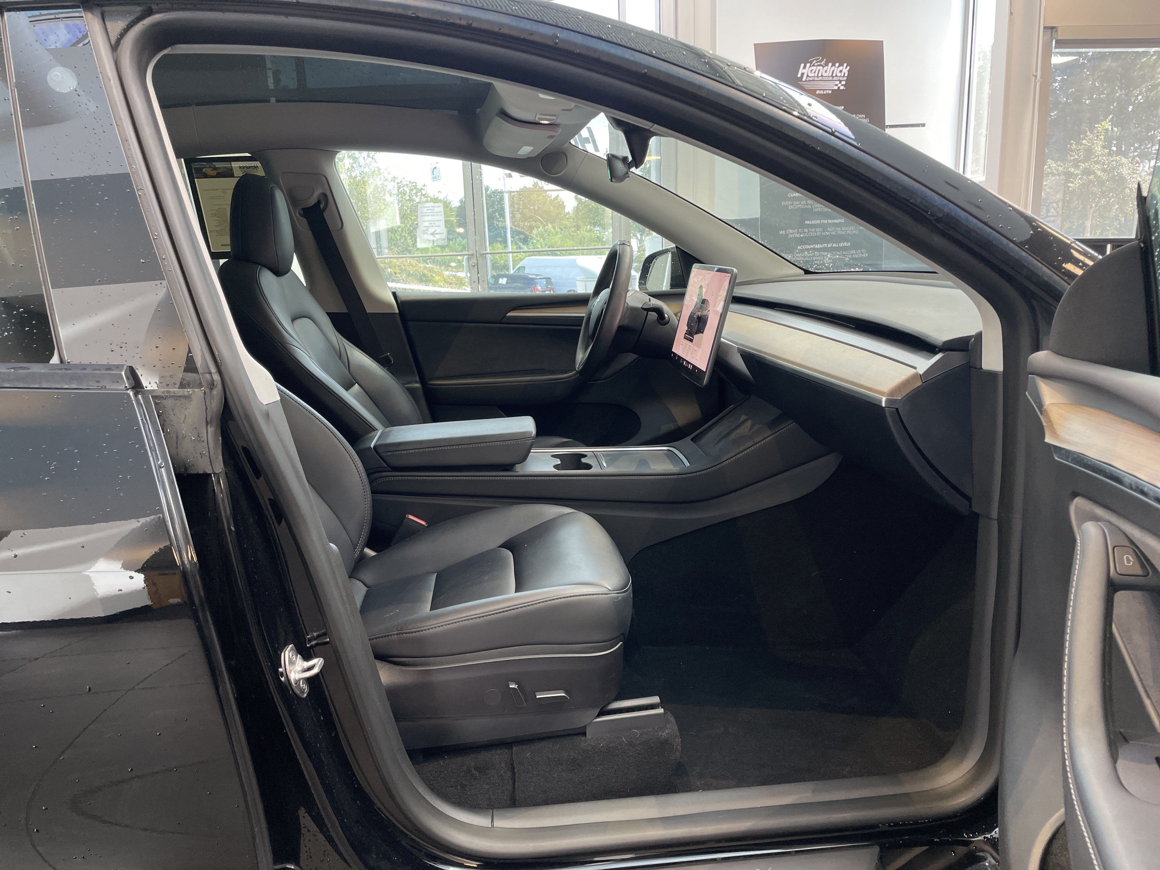 Used 2023 Tesla Model Y Long Range AWD/4WD image 34