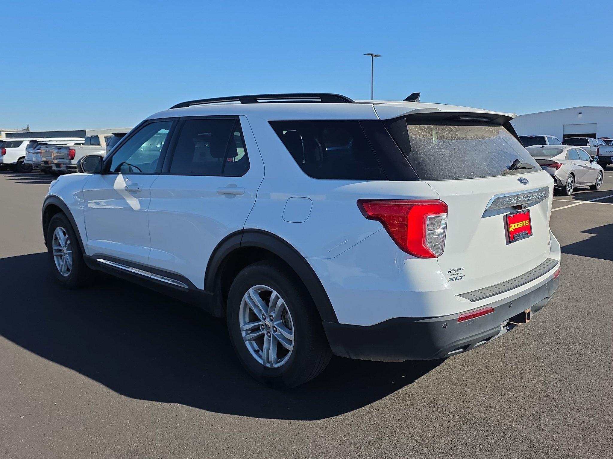 Used 2022 Ford Explorer XLT w/ Class IV Trailer Tow Package AWD/4WD image 6