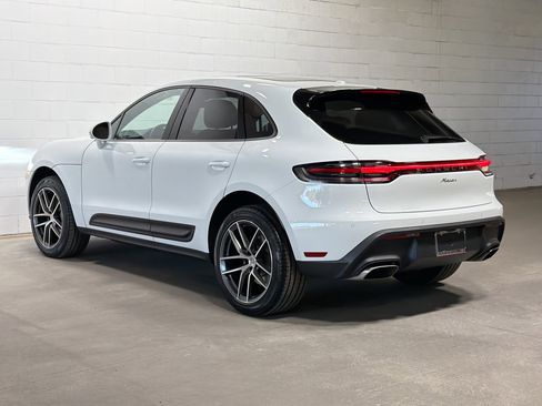Used 2025 Porsche Macan image 3