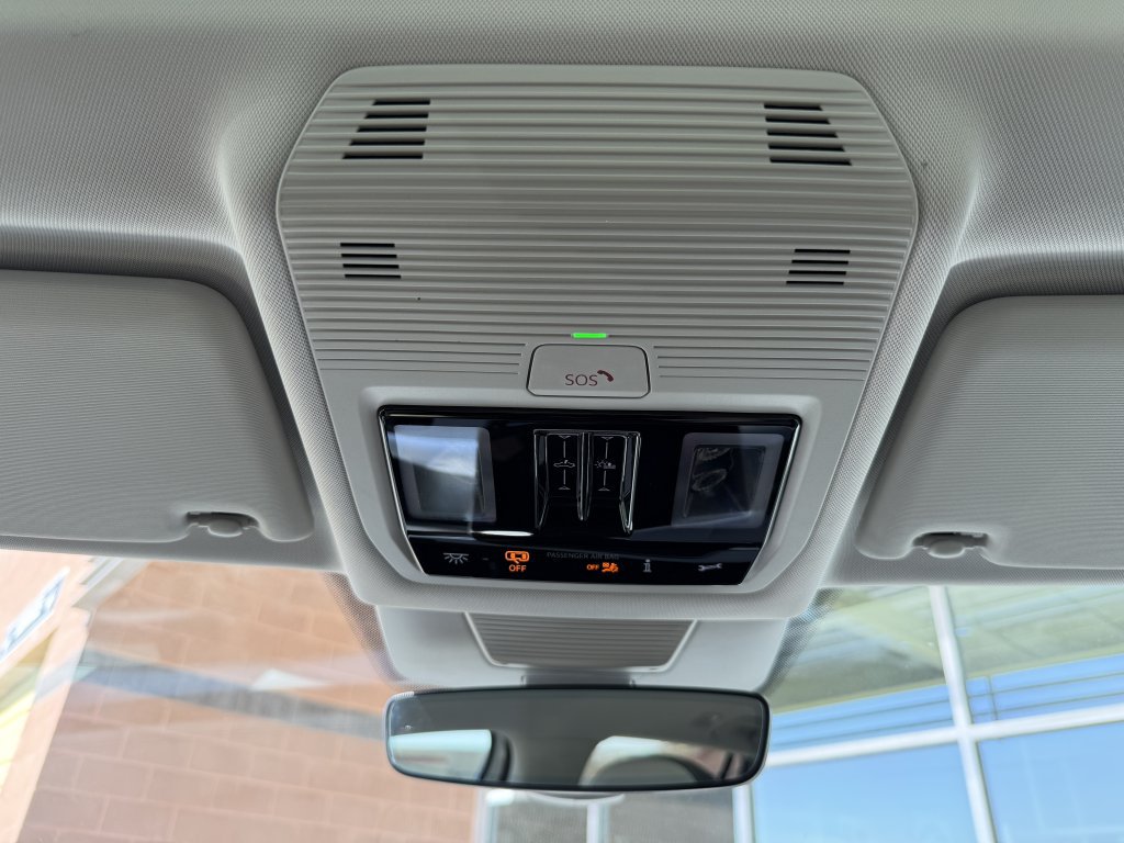 Used 2025 Volkswagen Tiguan SE w/ Panoramic Sunroof Package AWD/4WD image 24
