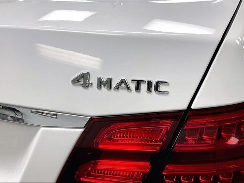 Used 2014 Mercedes-Benz E 350 4MATIC Sedan image 9