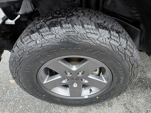 Used 2016 Jeep Wrangler Unlimited Sport image 13