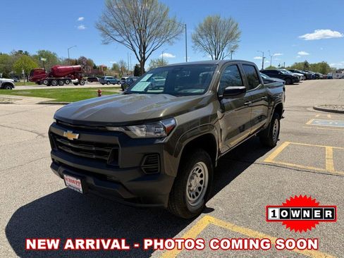 Used 2023 Chevrolet Colorado W/T RWD image 1