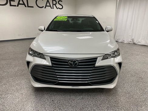 Used 2021 Toyota Avalon XLE image 2