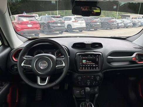 Used 2023 Jeep Renegade Latitude w/ Sun/Sound Group AWD/4WD image 22