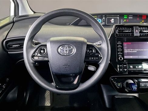 Used 2021 Toyota Prius LE image 8
