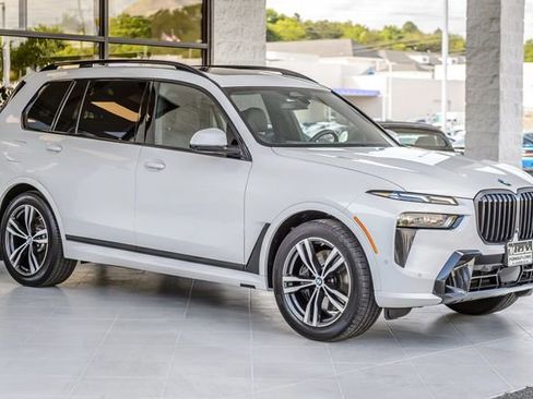 Used 2024 BMW X7 xDrive40i w/ Executive Package AWD/4WD image 4