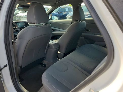 Used 2023 Hyundai Elantra SEL FWD image 8