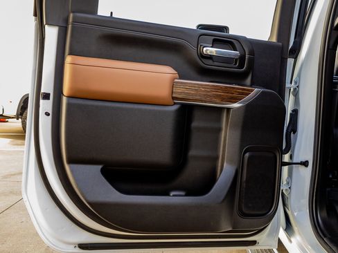 Used 2023 Chevrolet Silverado 3500 High Country w/ Technology Package image 37