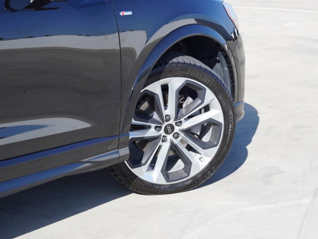 Used 2021 Audi Q3 2.0T Premium w/ Convenience Package AWD/4WD image 9