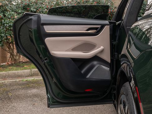 Used 2024 Porsche Macan Turbo Electric w/ Premium Package image 37