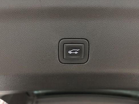 Used 2023 Chevrolet Suburban RST w/ Luxury Package image 10