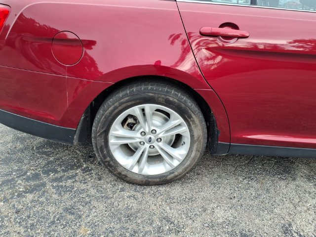 Used 2016 Ford Taurus SEL FWD image 4