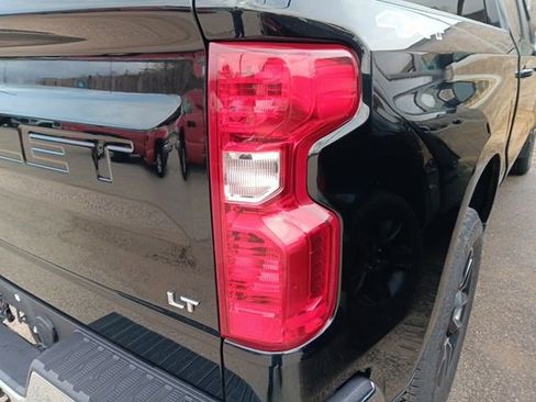 Used 2024 Chevrolet Silverado 1500 LT image 40