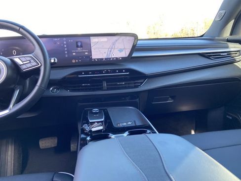 Used 2025 Buick Enclave Preferred w/ Power Package image 14