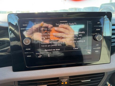 Used 2025 Volkswagen Jetta SE image 18