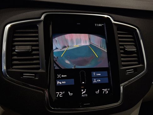 Used 2022 Volvo XC90 T5 Momentum image 17